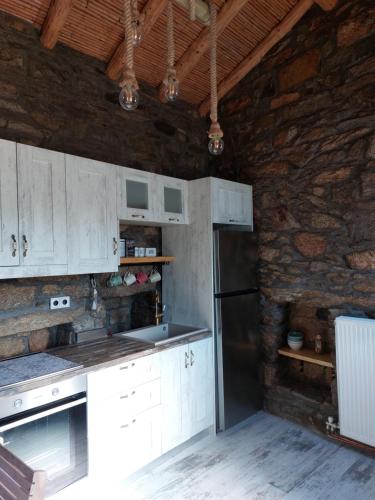 by karakas Γαστρί in Kalamos, Greece