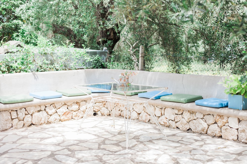 Afroditi Pansion - carbon neutral hotel in Lefkada