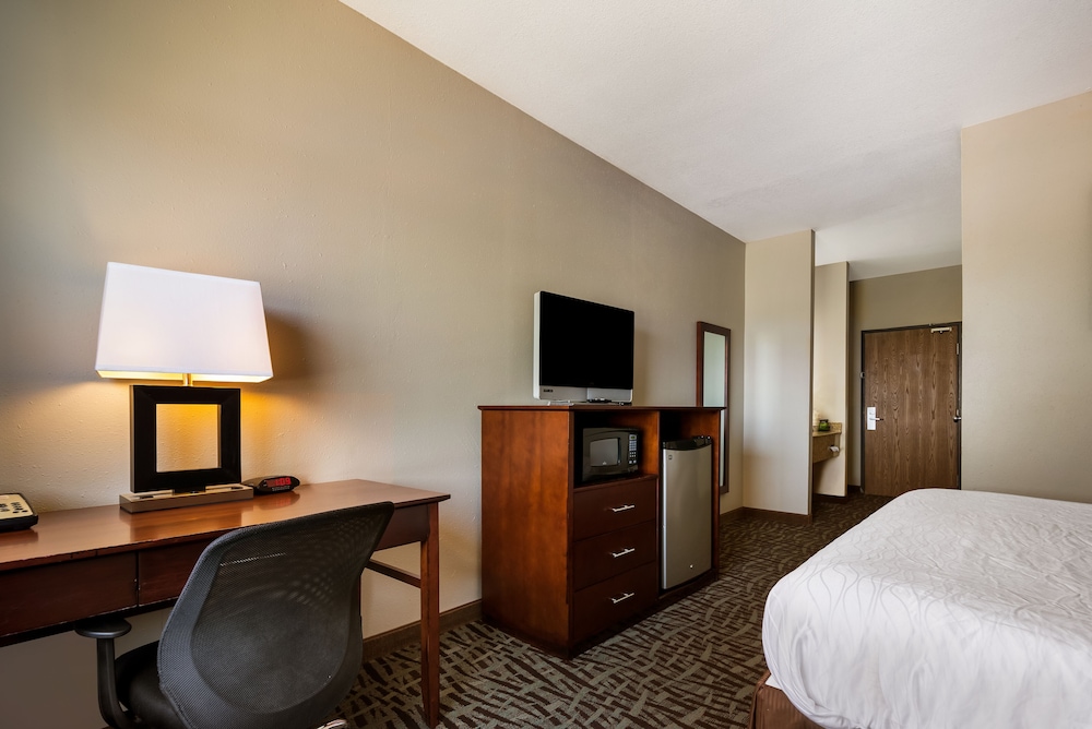 SureStay Plus Hotel by Best Western Topeka Northwest - photo 13