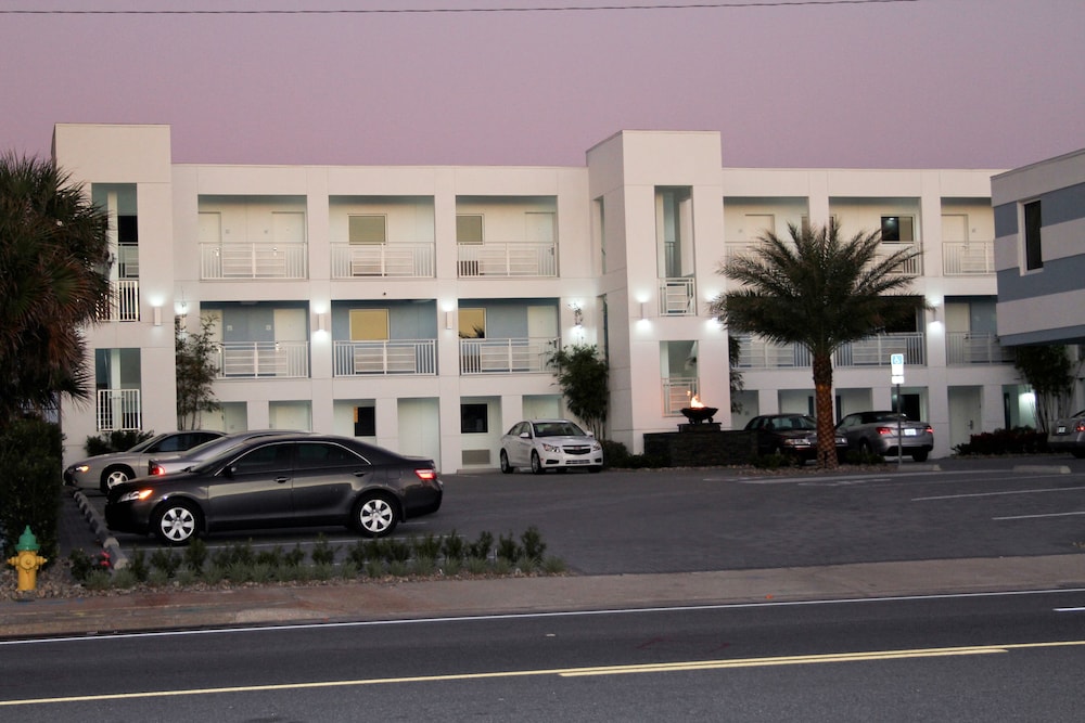 Lotus Boutique Inn & Suites - photo 35