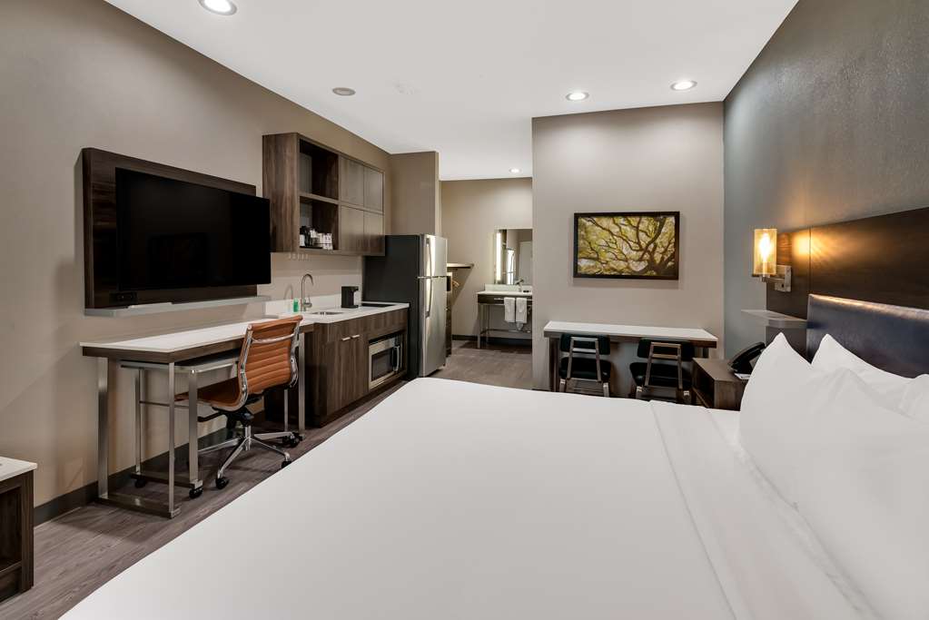 Best Western La Place Inn - photo 17