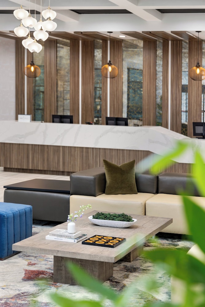 Crowne Plaza Auburn Hills by IHG - photo 75