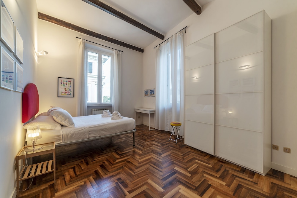Casa Isabella al Colosseo — 4-Star Luxury Hotel in Rome, Italy