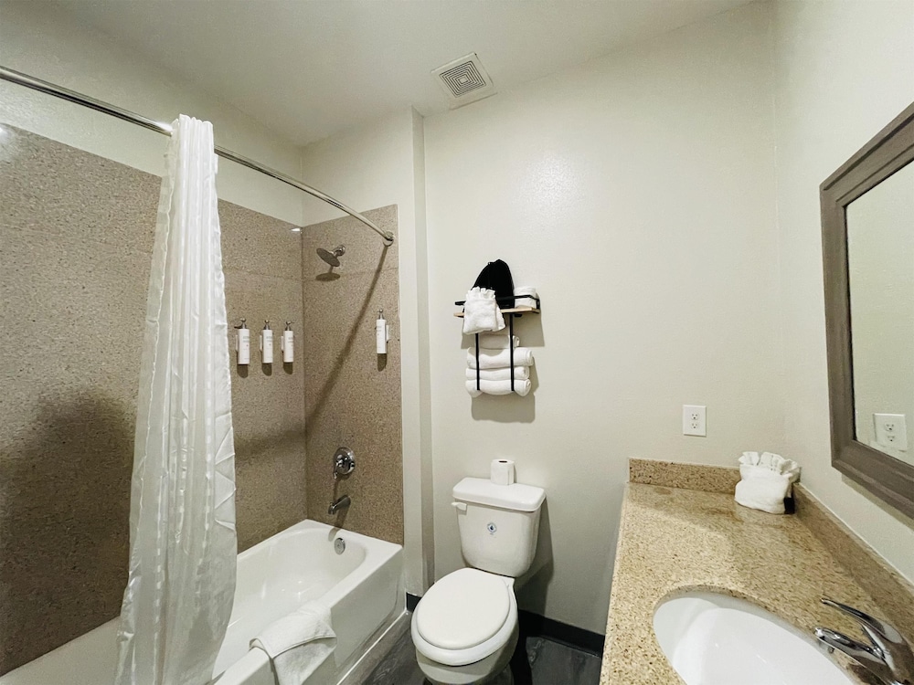 Sonesta Essential North Houston - photo 30
