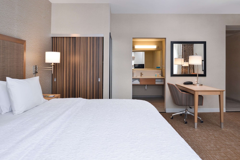 Hampton Inn & Suites Denver Speer Boulevard - photo 17