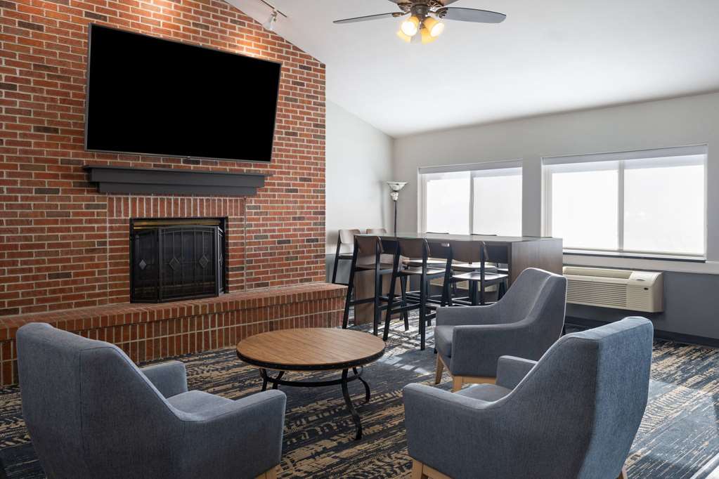 AmericInn by Wyndham Beaver Dam - photo 6