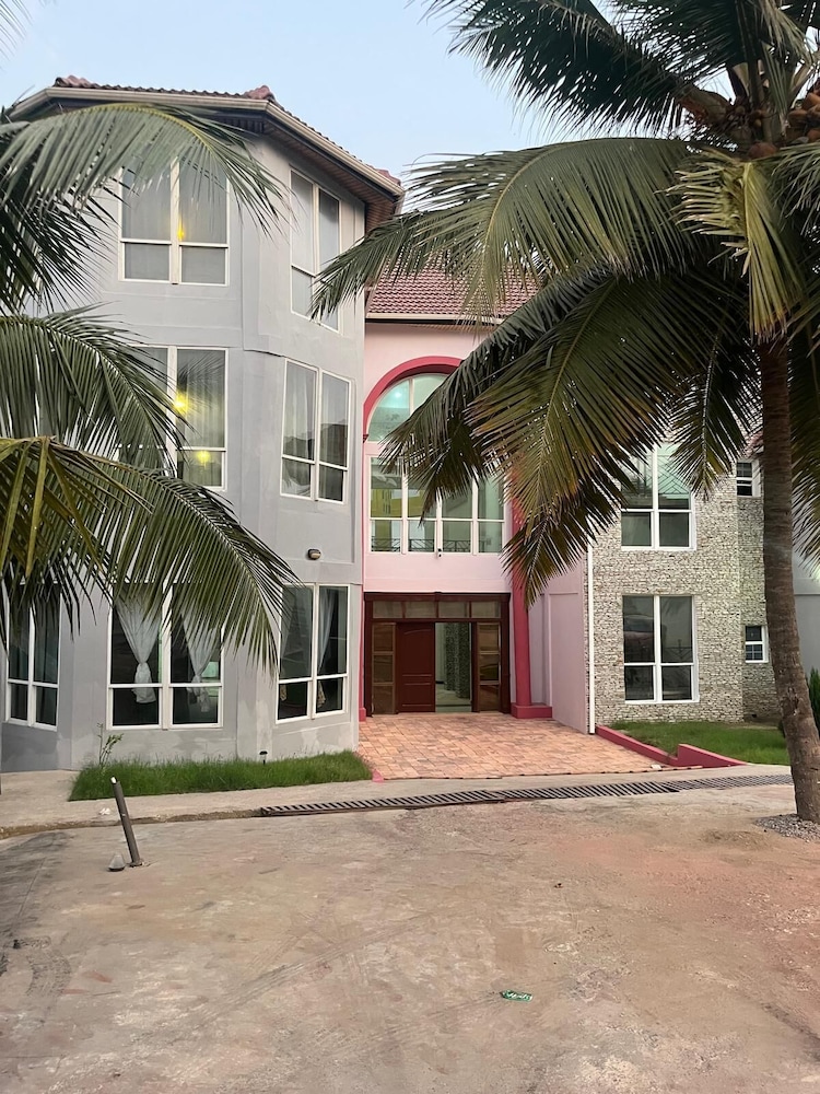 Gye Nyame Grand Beach Resort in Winneba, Ghana