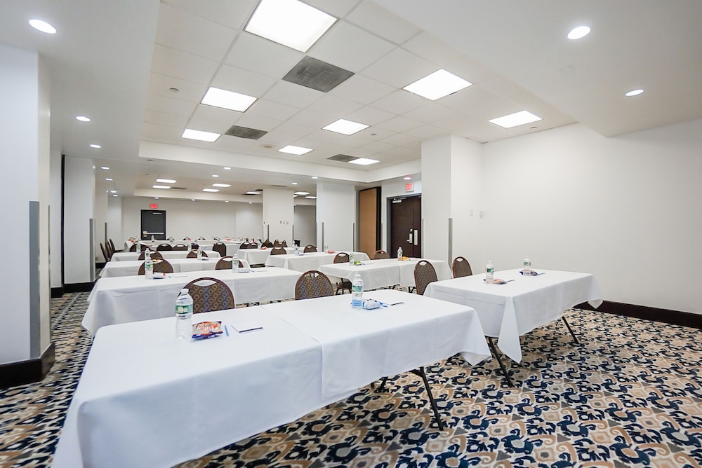 Harmony Suites Secaucus Meadowlands - photo 45
