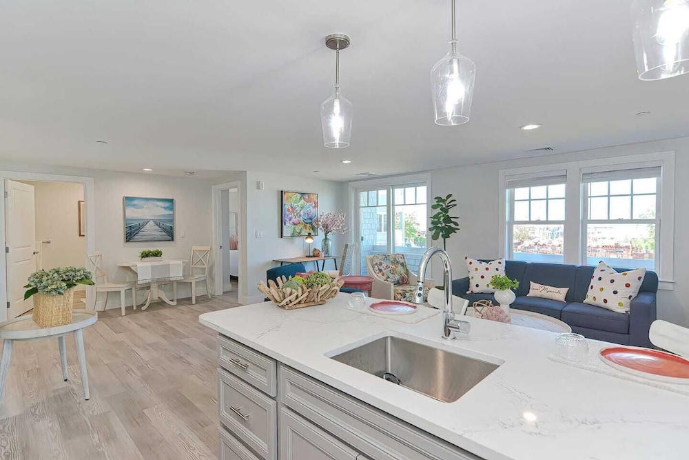Harbourtown Suites - photo 43