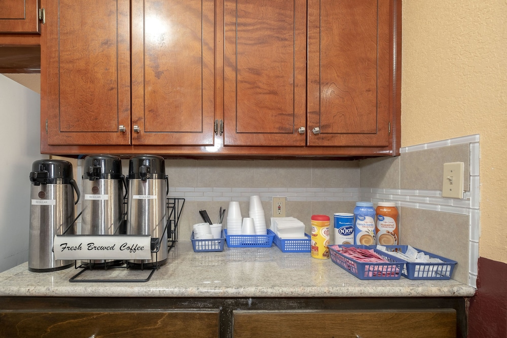 Red Roof Inn Valdosta University - photo 2