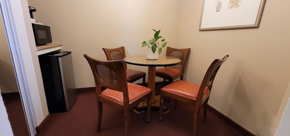 Butterfly Grove Inn - photo 30
