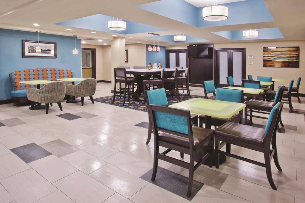 La Quinta Inn & Suites by Wyndham Oxford Anniston - photo 42