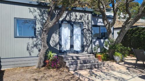 Au Petit Paradis in Saint-Raphael, France