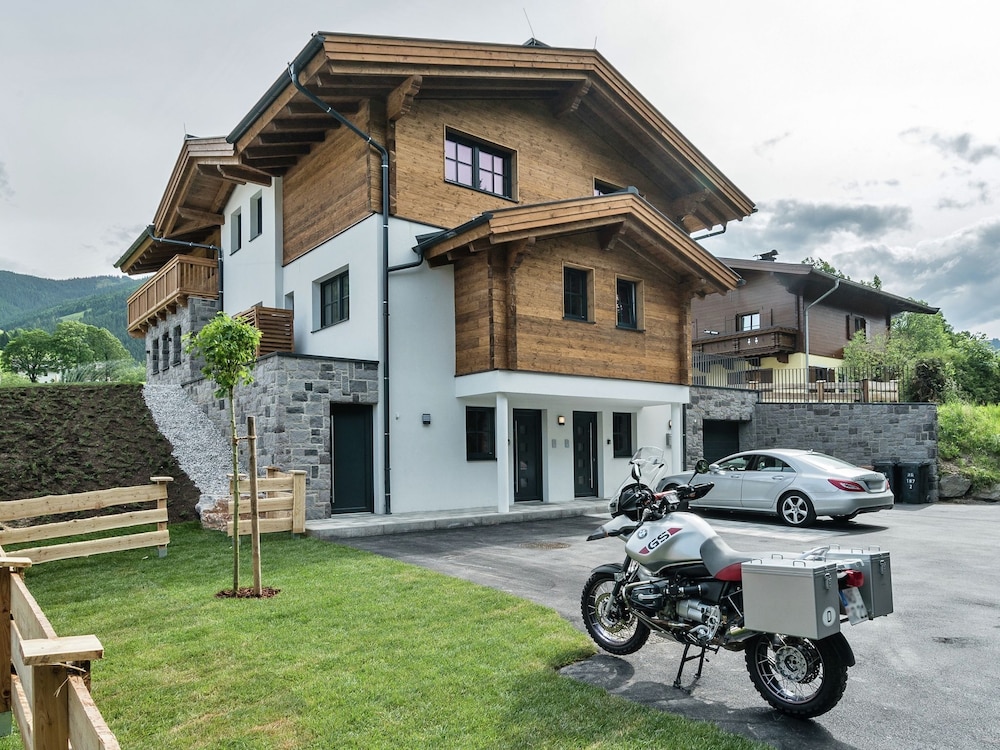 Modern Holiday Home in Leogang With Private Sauna — 4-Star Luxury Hotel in Leogang, Austria