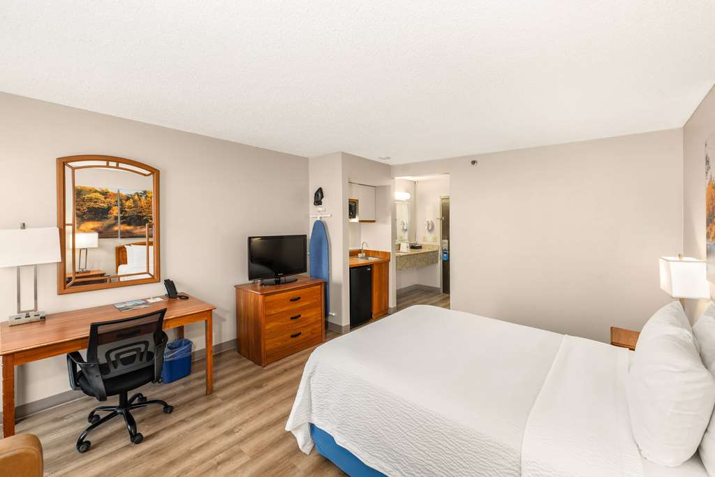 Days Inn by Wyndham Raleigh Airport Research Triangle Park - photo 6