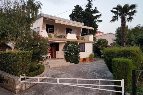Apartment Sara Cres — 4-Star Luxury Hotel in Cres, Croatia