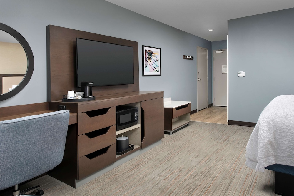 Hampton Inn Warroad MN - photo 6