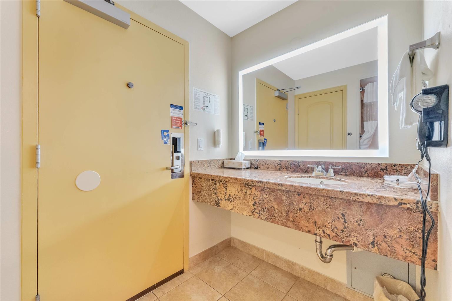 Rodeway Inn & Suites Fort Lauderdale Airport & Cruise Port - photo 34