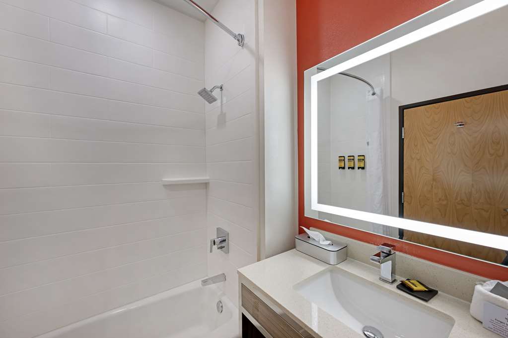Best Western Plus Executive Residency Carlsbad Hotel - photo 39