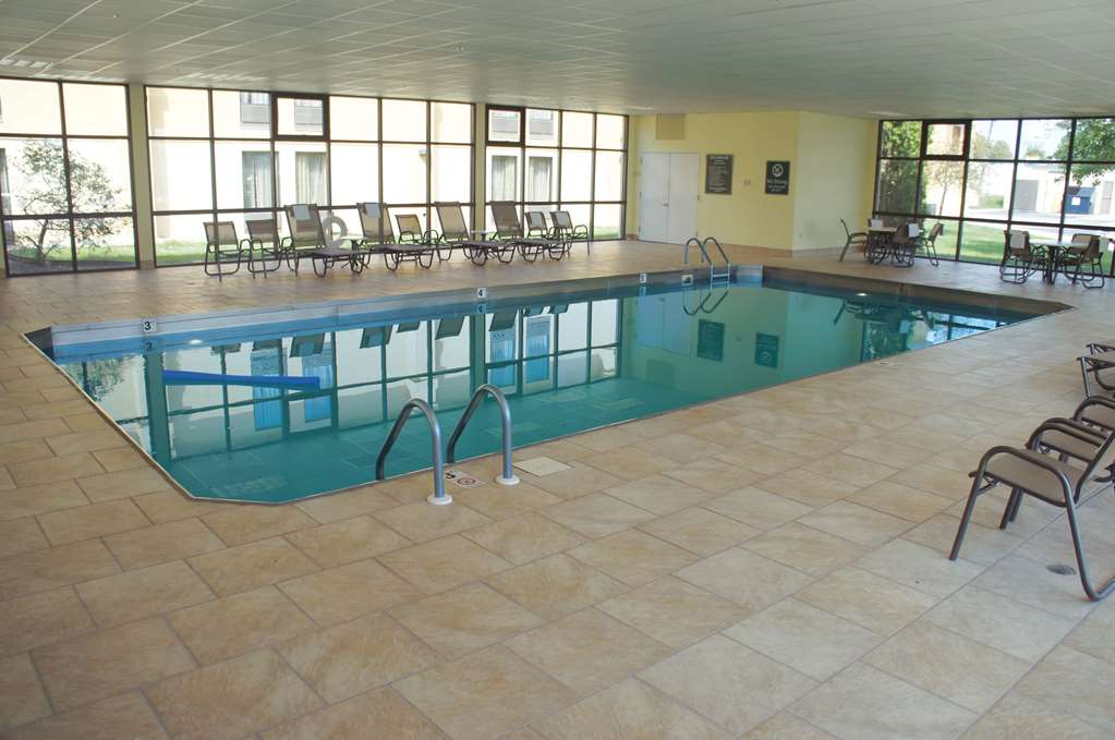 La Quinta Inn by Wyndham Davenport & Conference Center - photo 5