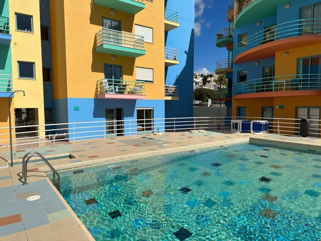 Marina de Albufeira T2 até 6 pax Com Piscina e Vista Marina — 4-Star Luxury Hotel in Albufeira, Portugal