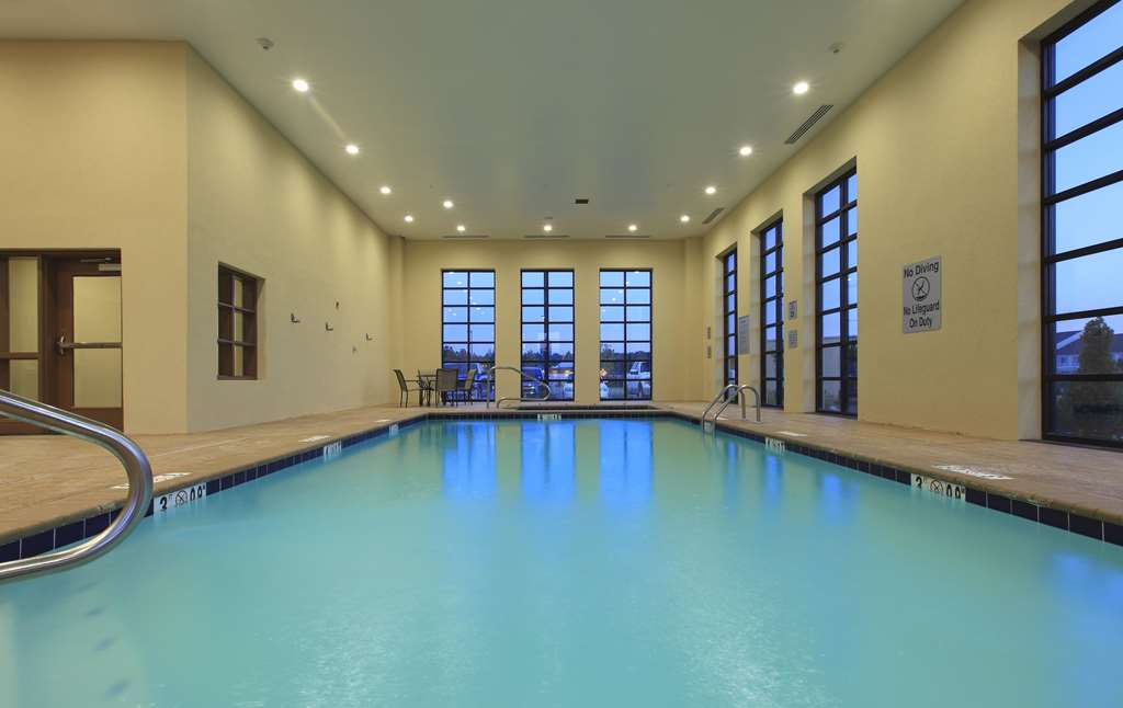 La Quinta Inn & Suites by Wyndham Memphis Wolfchase - photo 9