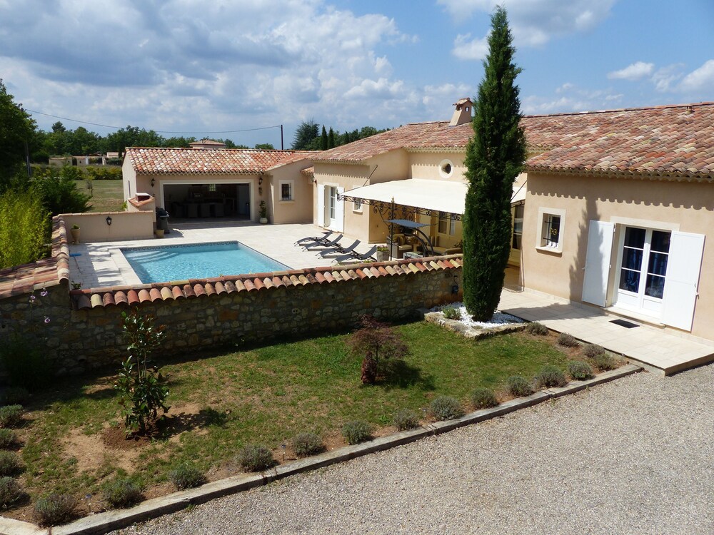 La Bastide des Pignes — hotel in Regusse