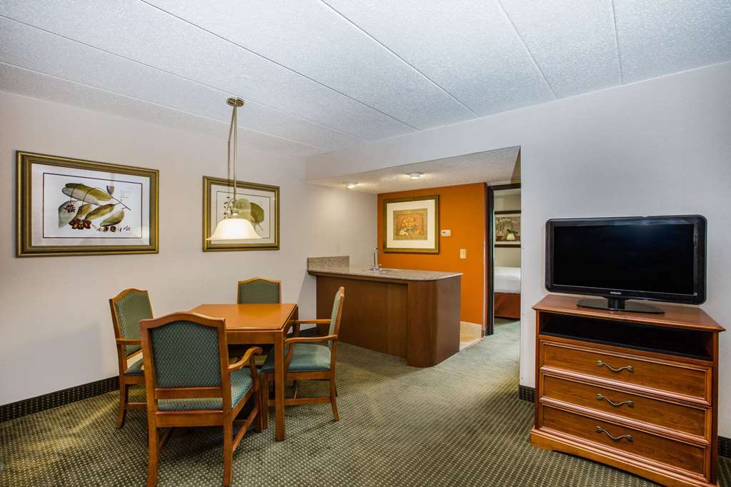 AmericInn by Wyndham Omaha - photo 17