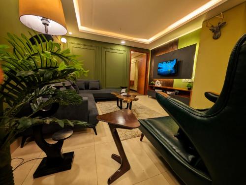 Luxury apartment in Gold Crest Mall 1 bed — 4-Star Luxury Hotel in Lahore, Pakistan