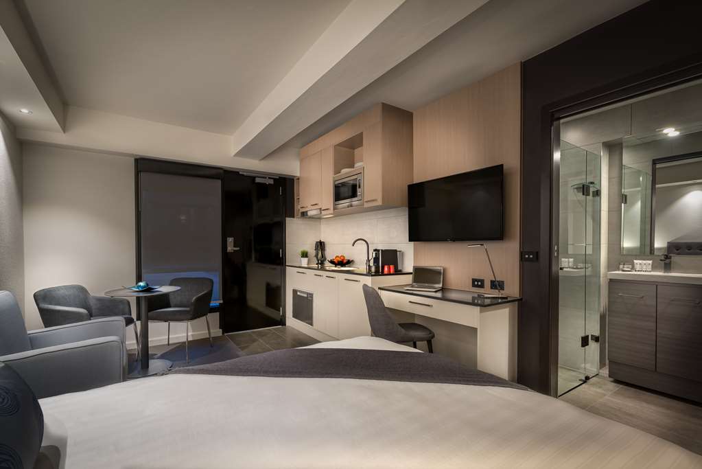 Crest on Park — 4-Star Luxury Hotel in St Kilda West, Australia