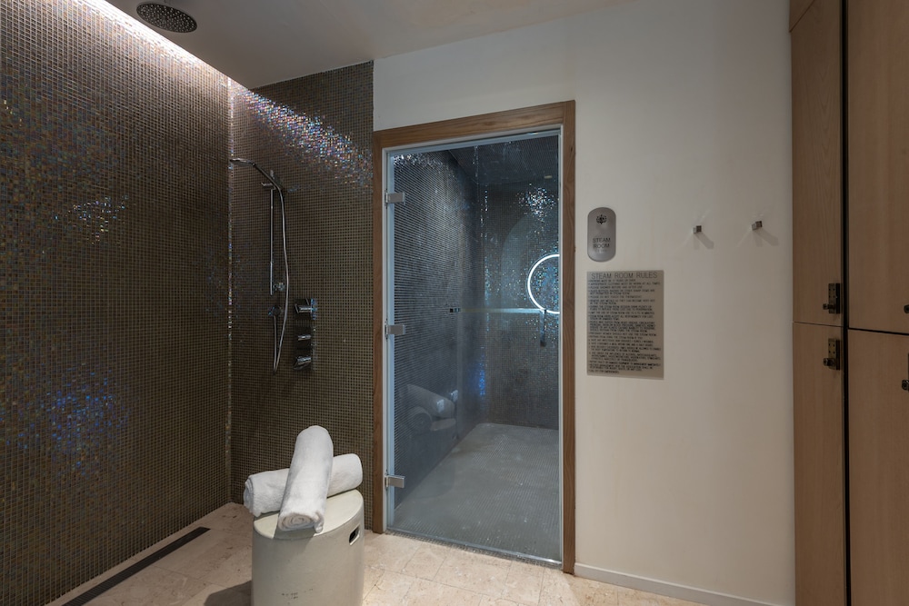 Suites at SLS Lux Brickell managed by CE - photo 16