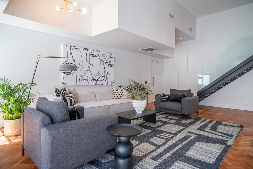 Two Bed Designer Luxury Central De Waterkant