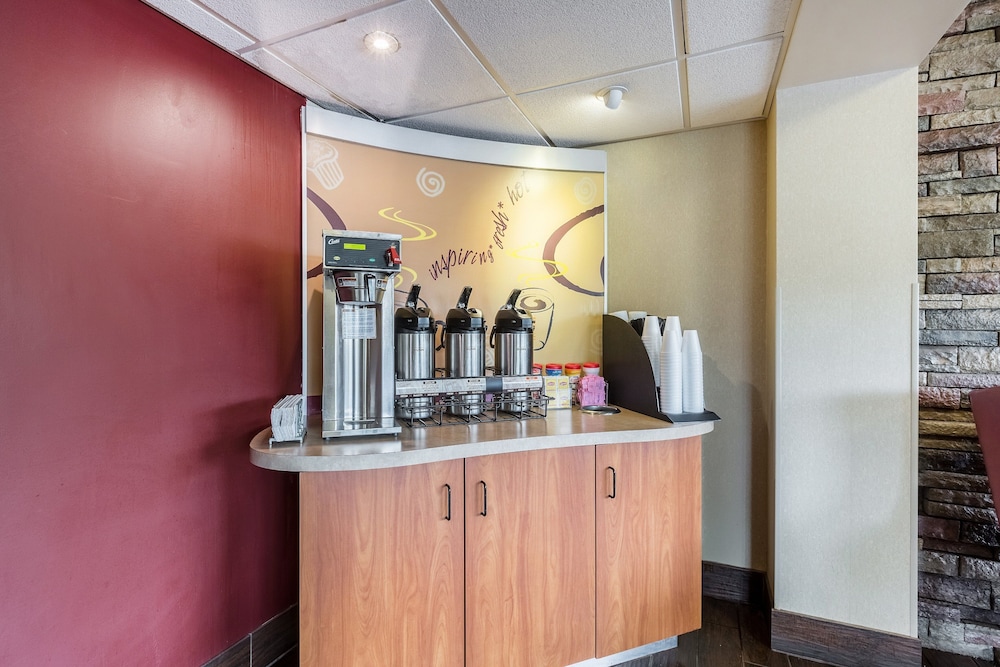 Red Roof Inn Minneapolis Plymouth - photo 14