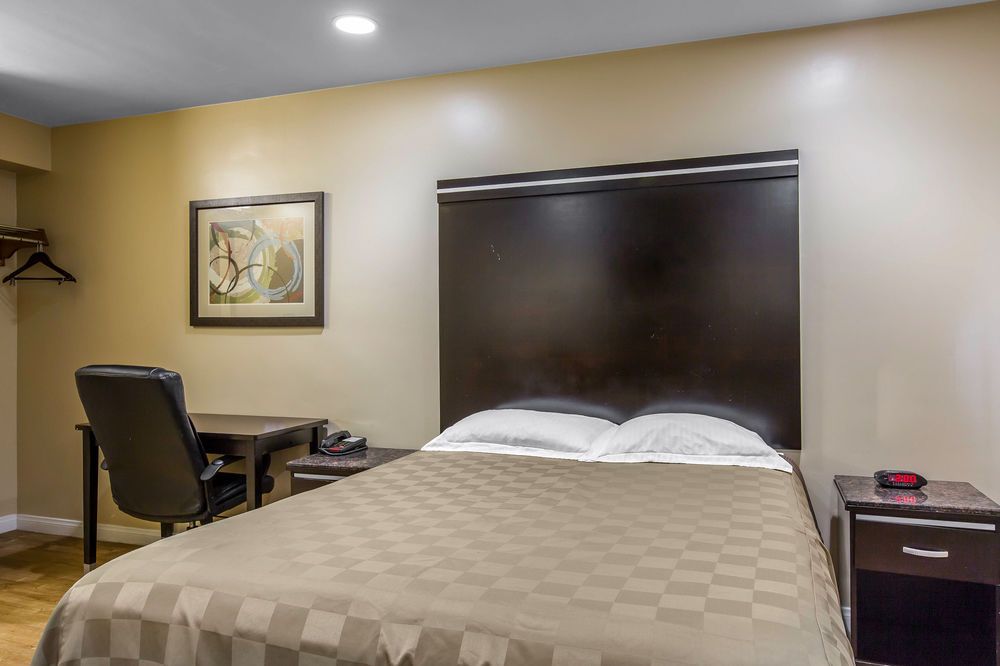 Rodeway Inn and Suites Chula Vista - photo 8