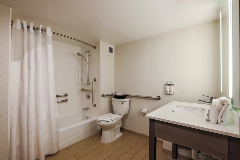 Holiday Inn Express Burlington by IHG - photo 29