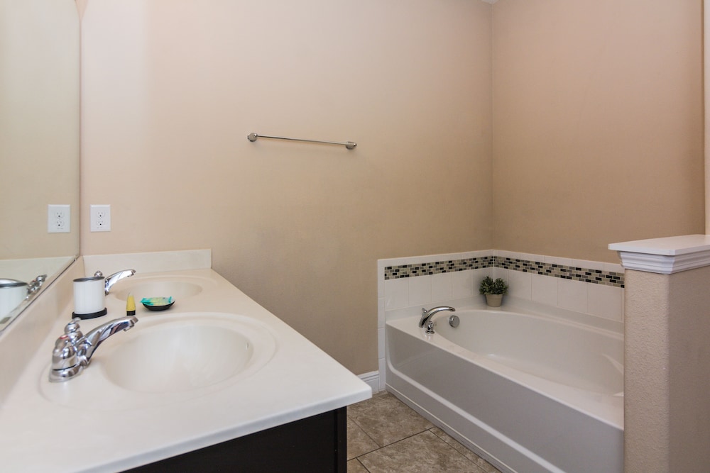 Lovely Vacation House With Private Pool at Solterra Resort - photo 58