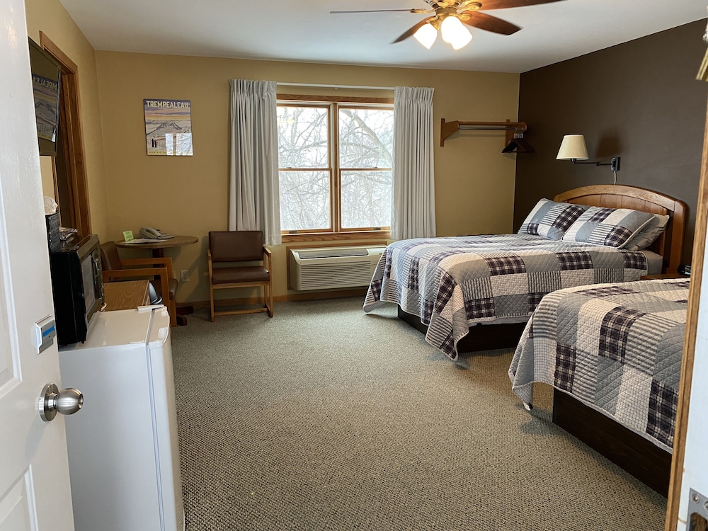 Little Bluff Inn - photo 11