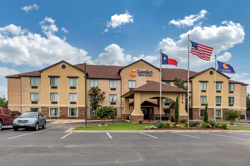 Comfort Inn Suites Mansfield — Mansfield
