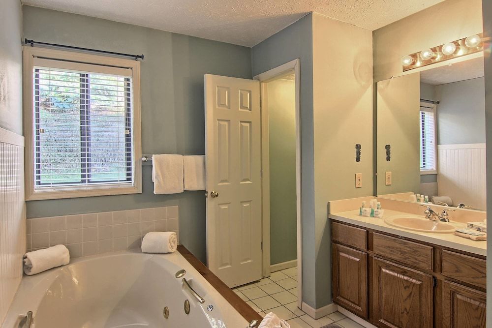 Pointes North Inn - photo 16