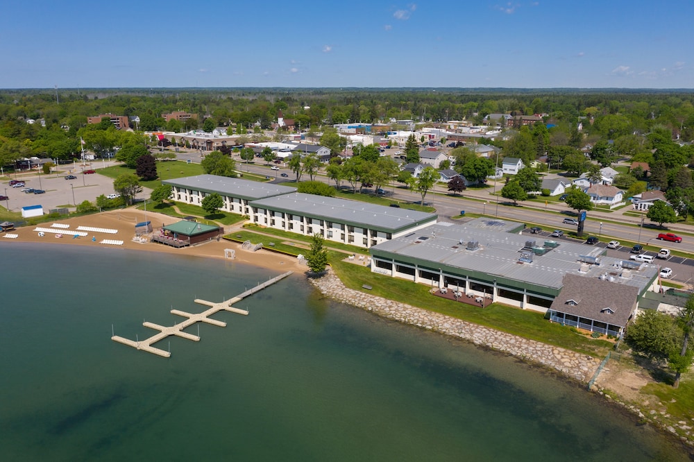 Tawas Bay Beach Resort - photo 63