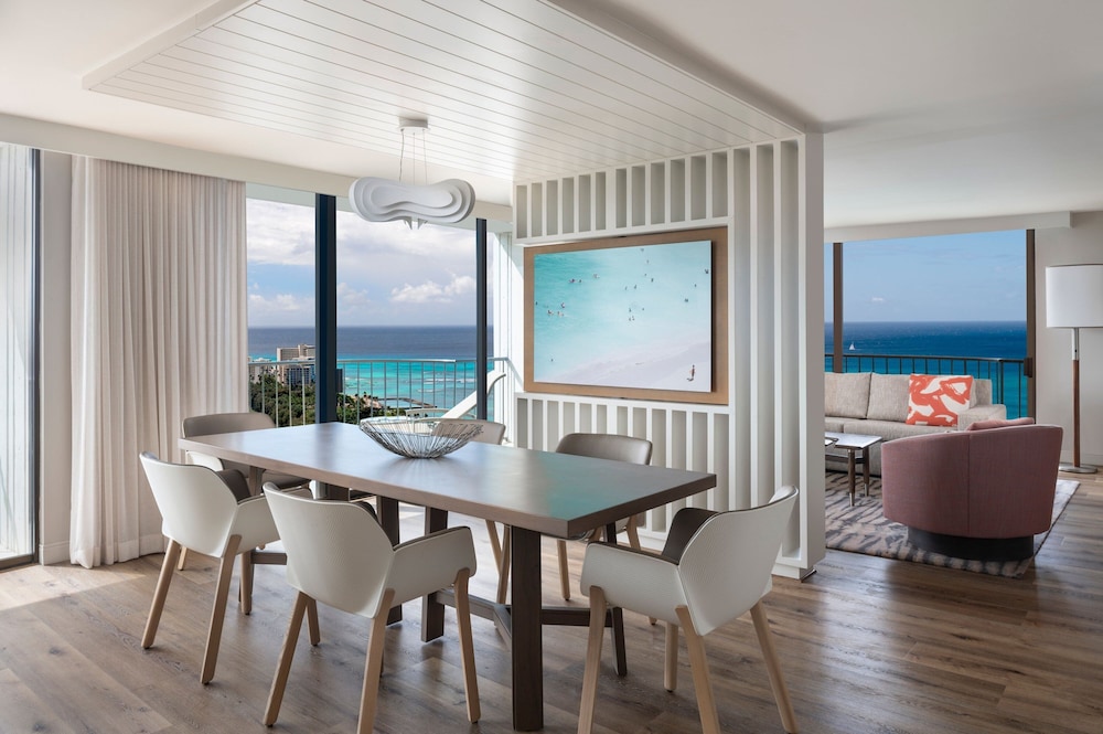 Waikiki Beach Marriott Resort & Spa - photo 55