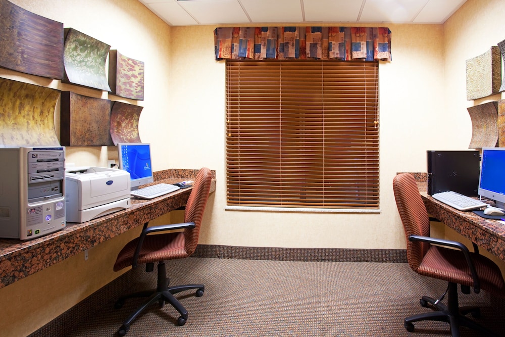 Holiday Inn Express & Suites Tooele by IHG - photo 14