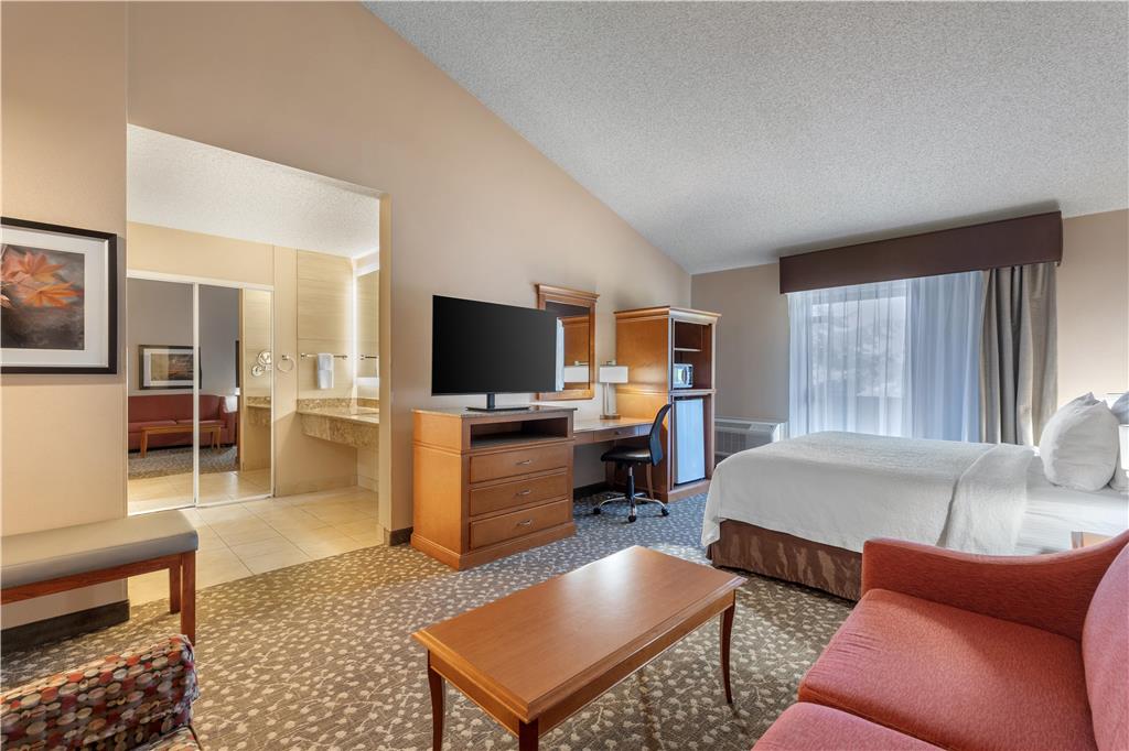 Best Western Plus Oak Harbor Hotel & Conference Center - photo 3