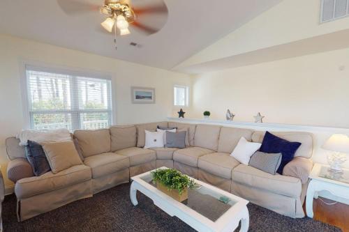 Southern Charm by Oak Island Accommodations - photo 16