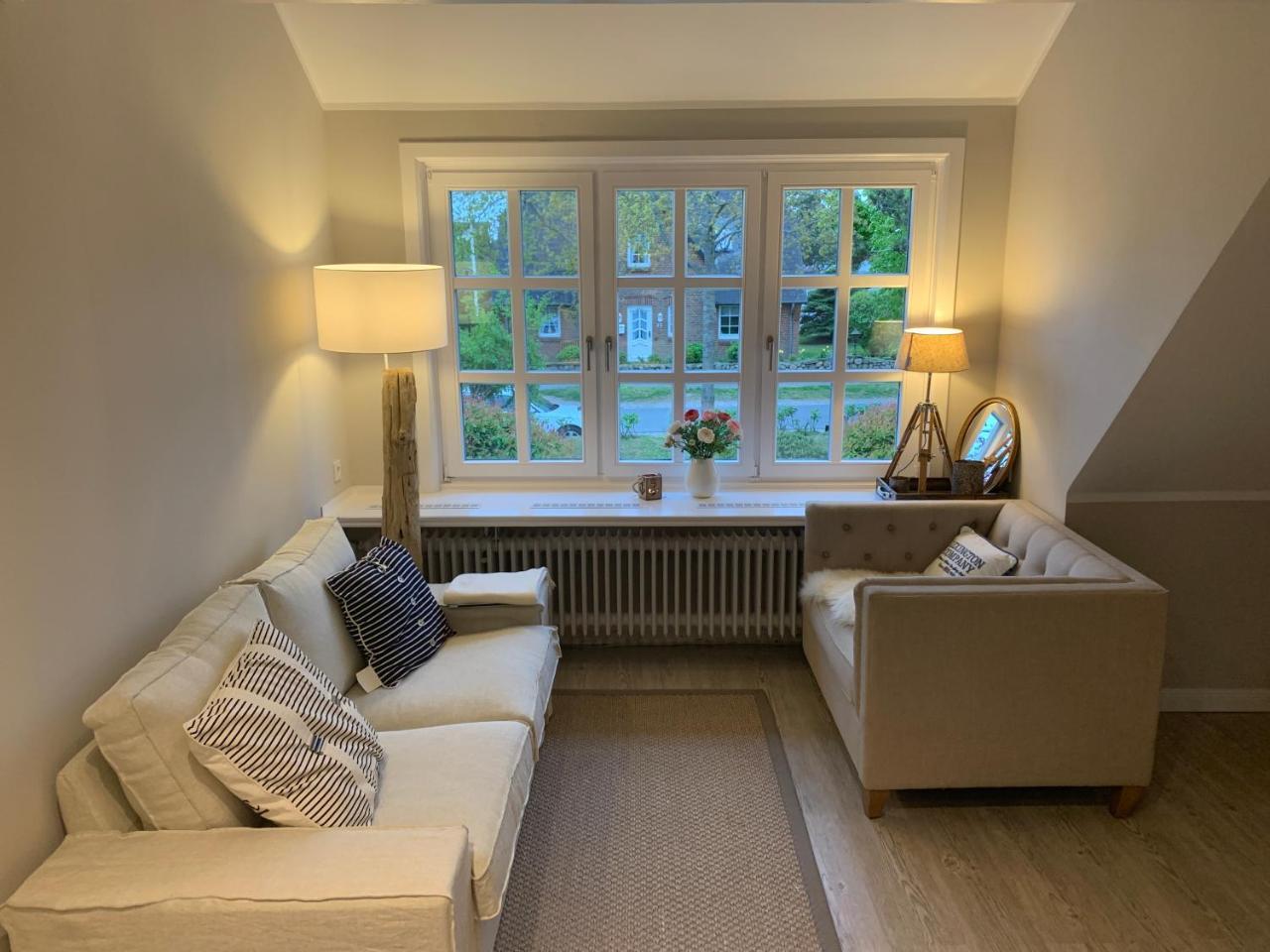 NEU in Keitum Hochwertige Ferienwohnung unter Reet mit Strandkorb — 4-Star Luxury Hotel in Keitum, Germany