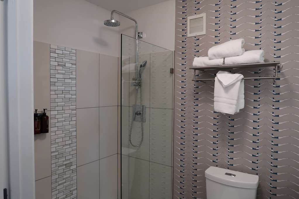 Oxford Suites Portland Jantzen Beach - photo 14