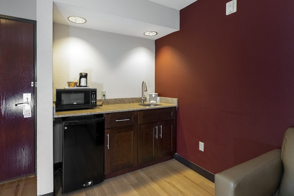 Red Roof Inn & Suites Dover Downtown - photo 29