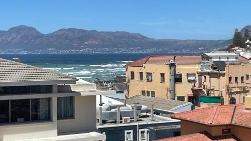 Muizenberg apartment 100m from beach — 4-Star Luxury Hotel in Cape Town, South Africa