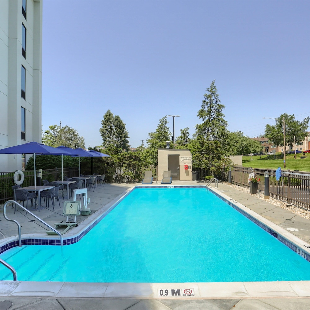 Hampton Inn Harrisburg East - photo 38
