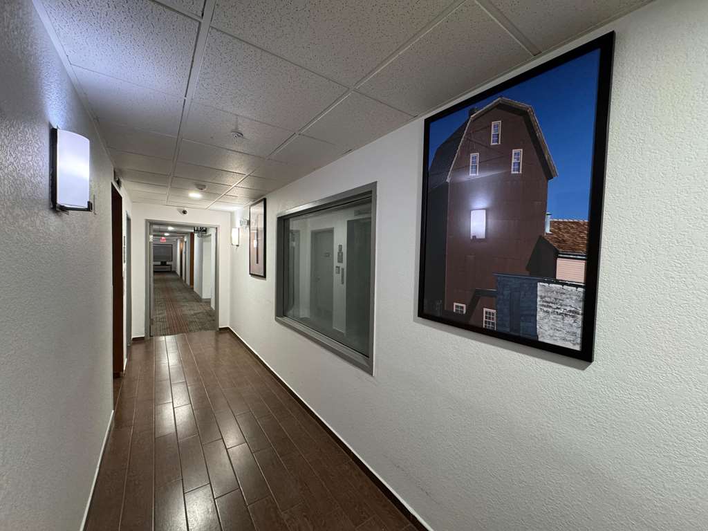 Comfort Suites Omaha Northwest - photo 49